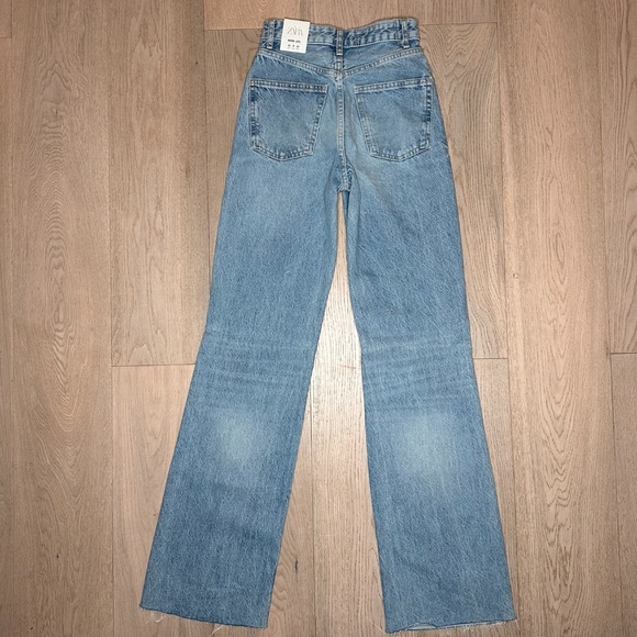 Zara High-Rise, Full Length Jeans - Picture 7 of 7